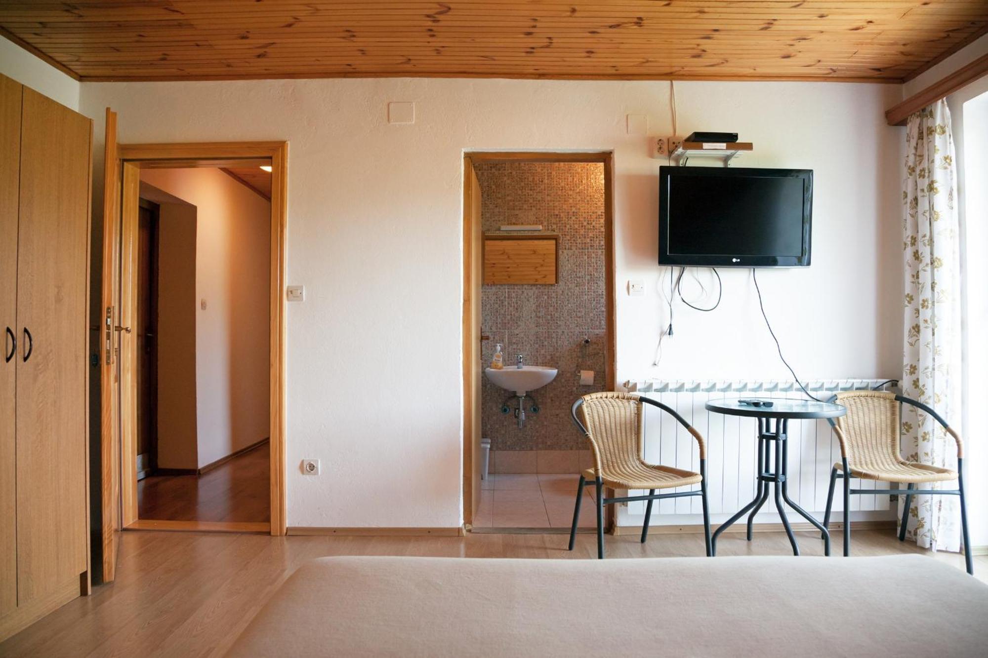 Guesthouse Zafran Smoljanac Quarto foto